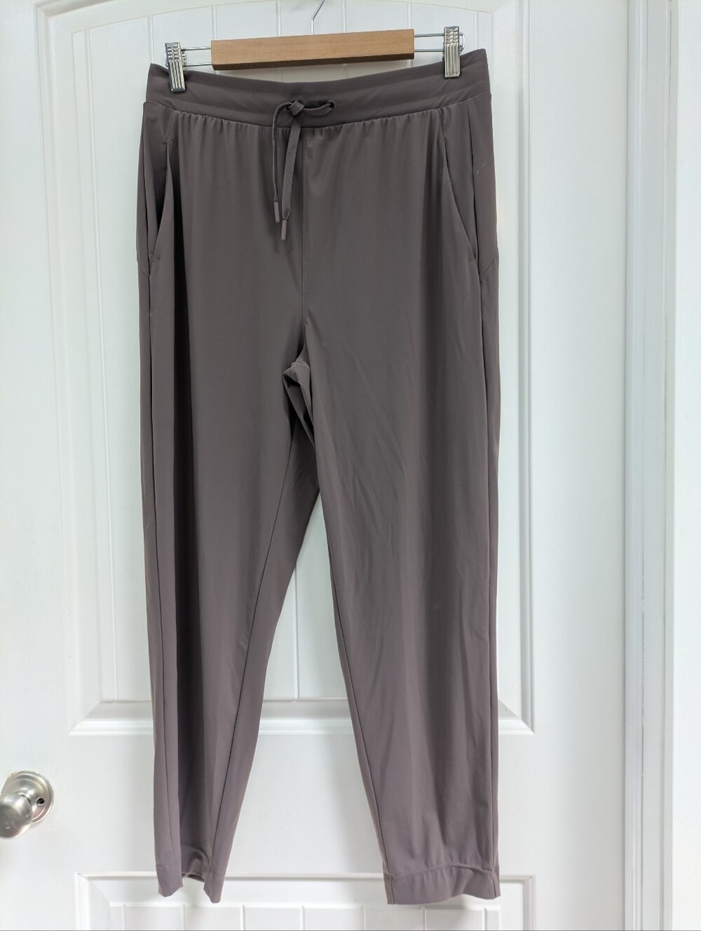 Kirkland Signature Women's Drawstring Activewear Pants in Taupe Gray